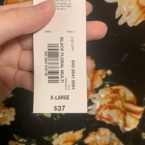 NWT, A.N.A. Velvet Floral Tee with Ruffle Sleeves - Picture 4 of 5